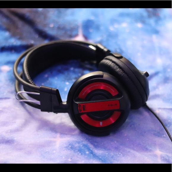 Cobra Gaming Headset - Picture 2 of 3